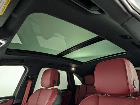 Certified 2023 Porsche Macan S image 29