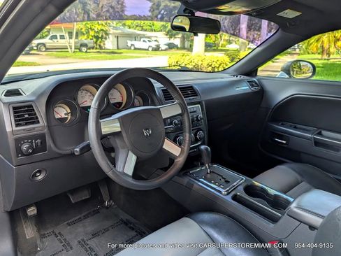 Used 2009 Dodge Challenger R/T image 40