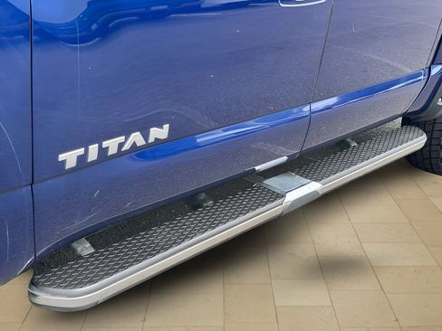 Used 2017 Nissan Titan SV AWD/4WD image 35