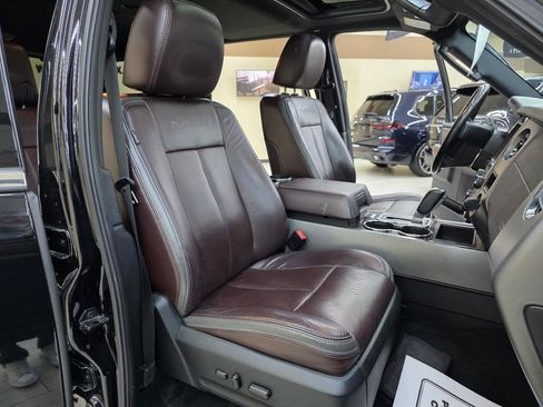 Used 2017 Ford Expedition Platinum RWD image 17