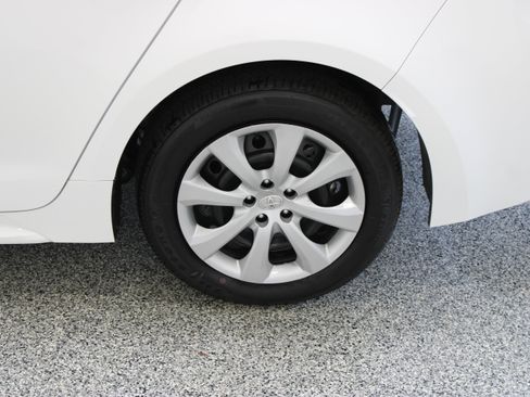 Used 2026 Toyota Corolla LE FWD image 10
