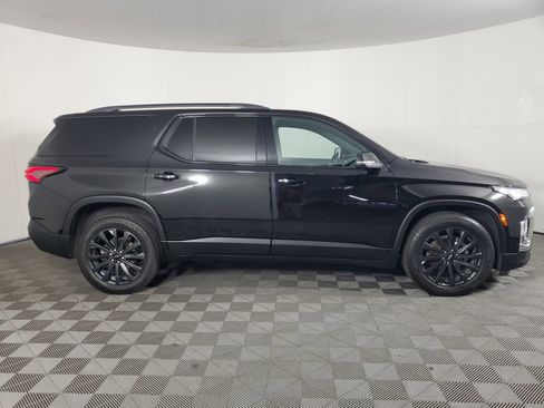 Used 2023 Chevrolet Traverse RS image 3
