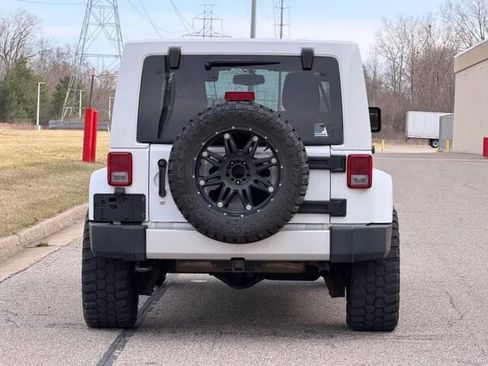 Used 2013 Jeep Wrangler Unlimited Sahara w/ Dual Top Group AWD/4WD image 30