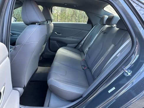 Used 2025 Hyundai Elantra SEL w/ Cargo Package image 20