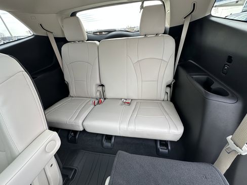 Used 2024 Buick Enclave Premium w/ Experience Buick Package image 30