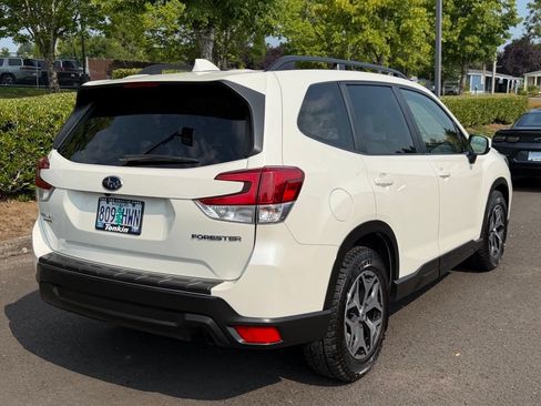 Used 2020 Subaru Forester Premium w/ Popular Package #1 AWD/4WD image 8