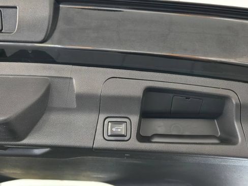 Certified 2023 GMC Acadia Denali w/ Denali Ultimate Package AWD/4WD image 15