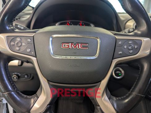 Used 2020 GMC Terrain Denali w/ Denali Premium Package FWD image 18