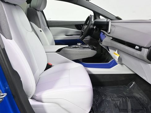 New 2025 Cadillac Optiq Luxury 1 w/ LPO, Floor Liner Package AWD/4WD image 16