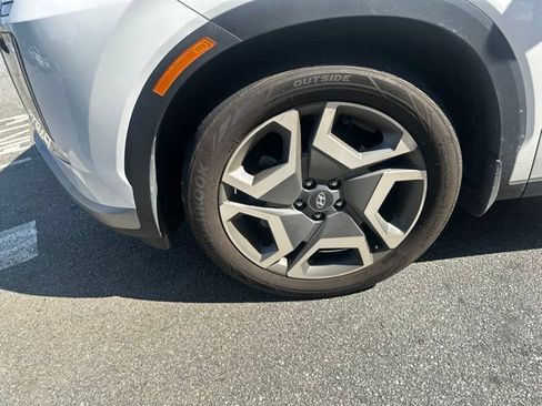 Used 2023 Hyundai Palisade SEL w/ Premium Package FWD image 4