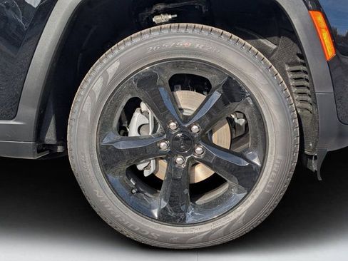 New 2026 Jeep Grand Cherokee Limited w/ Limited Altitude Package image 10