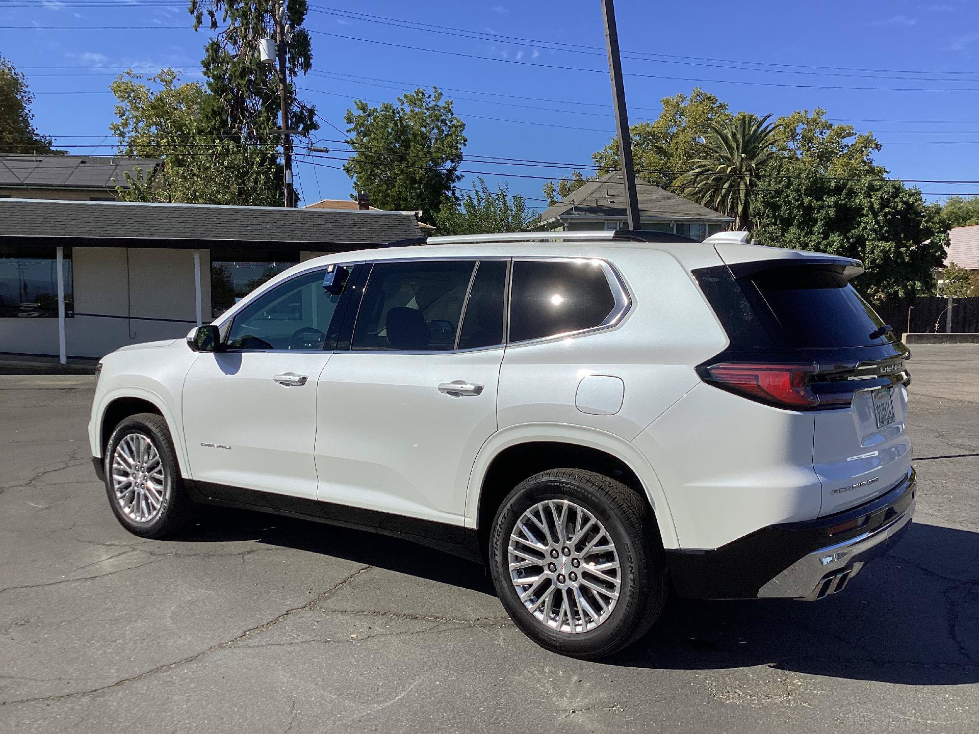 Used 2025 GMC Acadia Denali AWD/4WD image 8