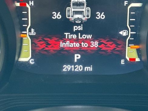 Used 2024 Jeep Wrangler Unlimited Sahara AWD/4WD image 30