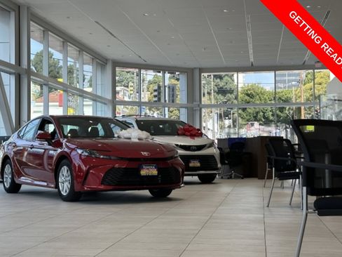 Used 2024 Toyota Camry LE FWD image 29