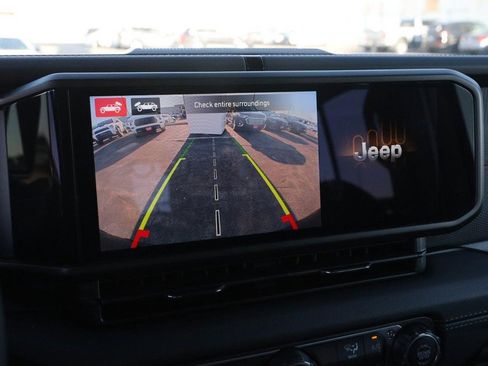 Used 2025 Jeep Wrangler Unlimited Rubicon image 19