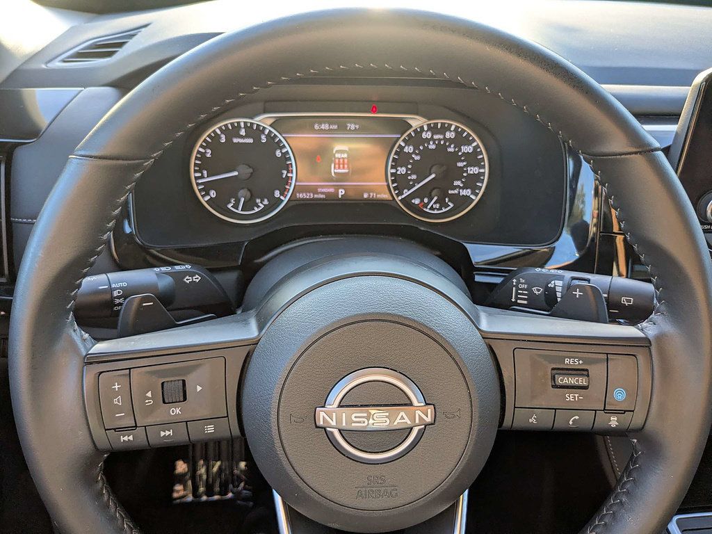 Certified 2025 Nissan Pathfinder SV FWD image 29