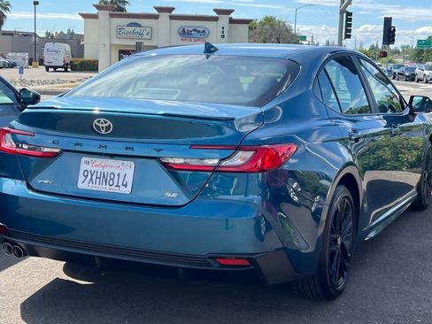 Used 2026 Toyota Camry SE image 4
