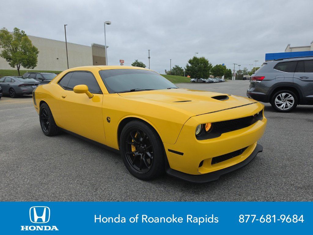Used 2018 Dodge Challenger R/T Scat Pack w/ Dynamics Package RWD image 7