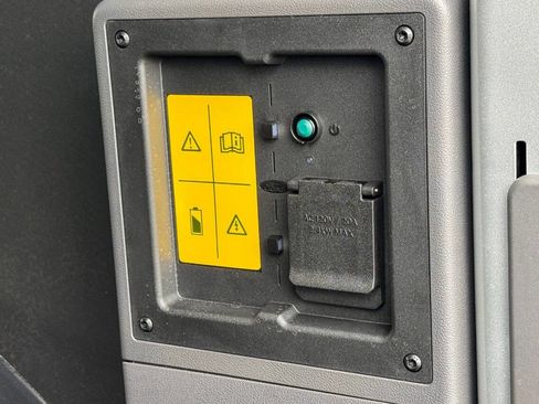 Used 2023 Ford E-Transit Low Roof image 15