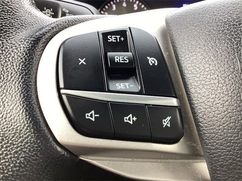 Used 2020 Ford Explorer XLT image 17