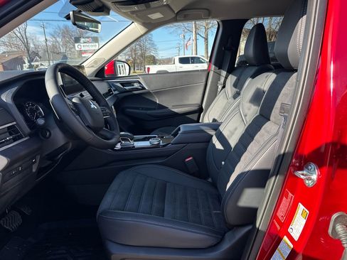 New 2026 Mitsubishi Outlander SE AWD/4WD image 9
