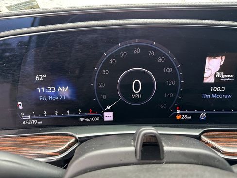 Used 2023 Cadillac Escalade Premium Luxury image 19