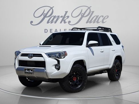 Used 2022 Toyota 4Runner TRD Off-Road AWD/4WD image 1