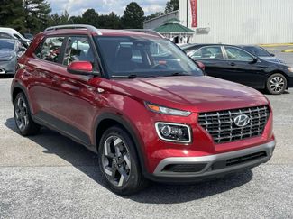 Used 2024 Hyundai Venue Limited image 1