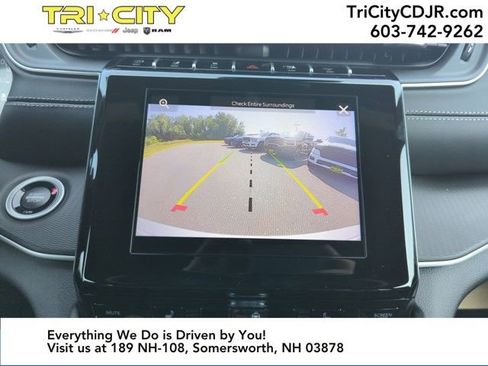 New 2025 Jeep Grand Cherokee Altitude image 29