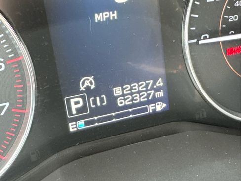 Used 2022 Subaru Crosstrek 2.5i Limited w/ Moonroof Package 2 image 12