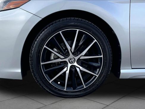 Used 2023 Toyota Camry SE image 11