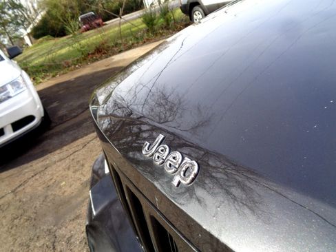 Used 2010 Jeep Liberty Sport w/ Popular Equipment Group image 9