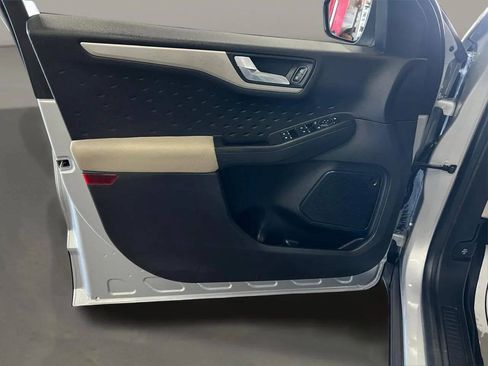 Used 2020 Ford Escape SE FWD image 13