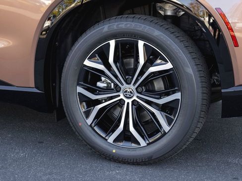 New 2026 Toyota Crown Signia image 6