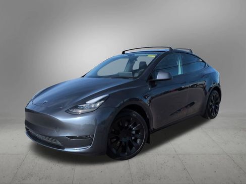Used 2022 Tesla Model Y Long Range image 1