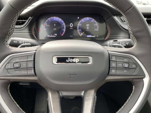 New 2026 Jeep Grand Cherokee L Limited image 17