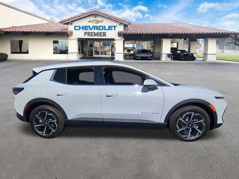 New 2026 Chevrolet Equinox EV LT image 9