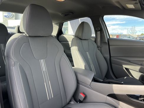 Used 2023 Hyundai Elantra SEL image 17