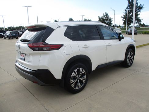 Used 2023 Nissan Rogue SV w/ SV Premium B Package AWD/4WD image 7