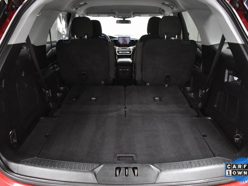 Used 2021 Ford Explorer XLT w/ Class III Trailer Tow Package image 8