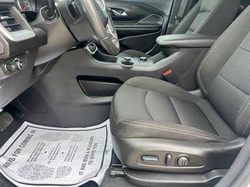 Used 2024 GMC Terrain SLE w/ Driver Convenience Package AWD/4WD image 18