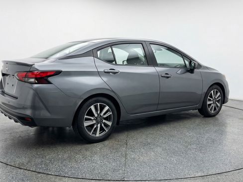 Used 2025 Nissan Versa SV image 9