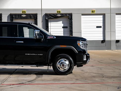 Used 2022 GMC Sierra 3500 Denali w/ Technology Package image 18