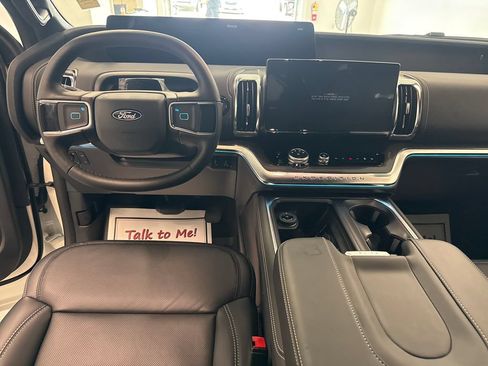 New 2027 Ford Expedition Platinum w/ Stealth Performance Package AWD/4WD image 16