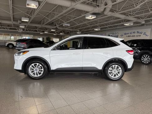Used 2022 Ford Escape SE w/ Convenience Package FWD image 5
