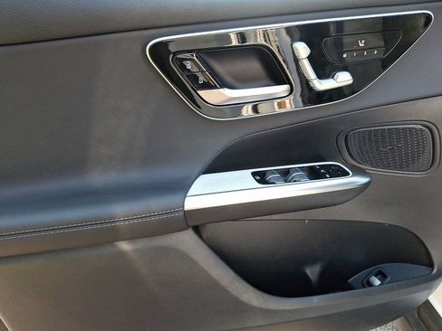 Certified 2025 Mercedes-Benz GLC 300 4MATIC image 9