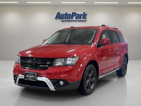 Used 2019 Dodge Journey Crossroad image 3