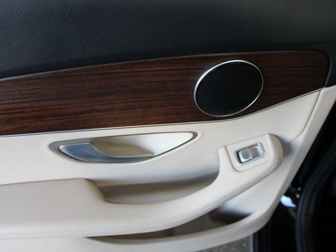 Used 2020 Mercedes-Benz C 300 C 300 image 43