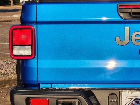 New 2026 Jeep Gladiator Sport AWD/4WD image 15