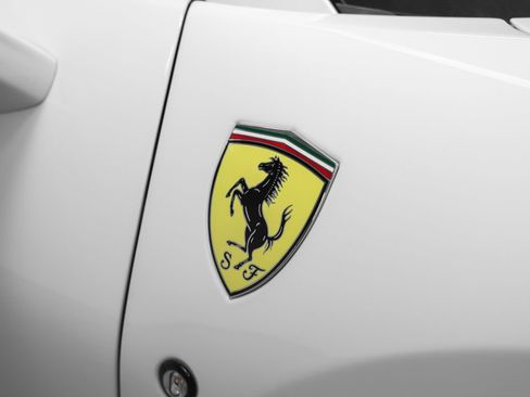 Certified 2022 Ferrari F8 Tributo RWD image 8
